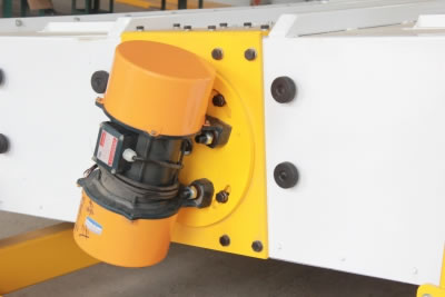 Features of the vibrating cleaner